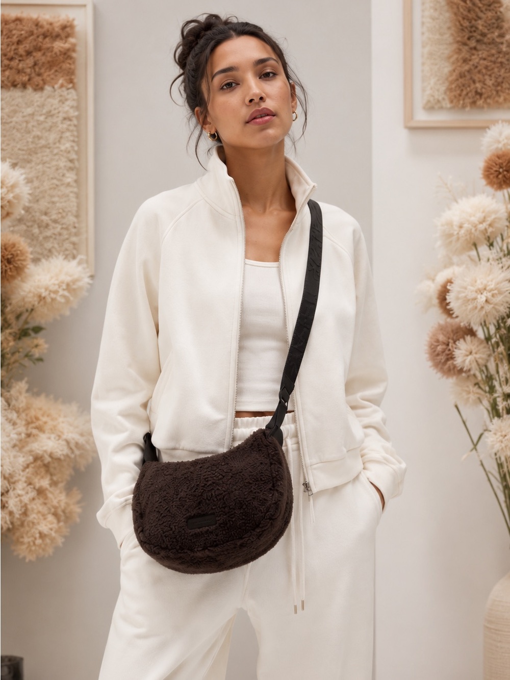 🩷Firm Price🩷Athleta all about Sherpa mini crescent bag
